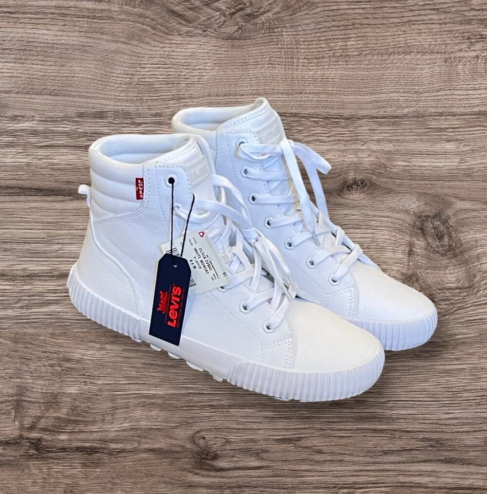 NWT White Canvas Levi’s Ankle Boots Size 9